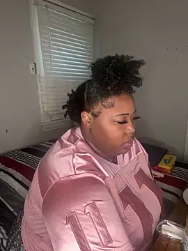 Chocolatebunnyxx96 élő XXX-chatje