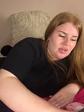 RedFoxQueen's Live Chat Room