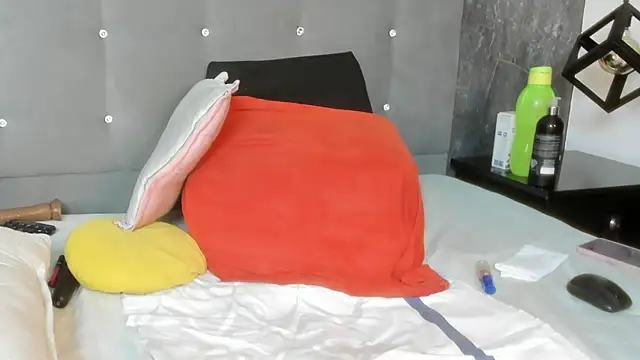 แชท XXX สดของ SexxyPamela