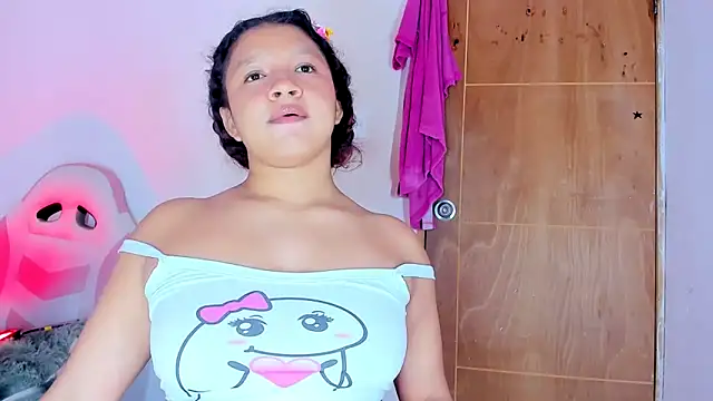 Emily_Coper18's Live XXX Chat