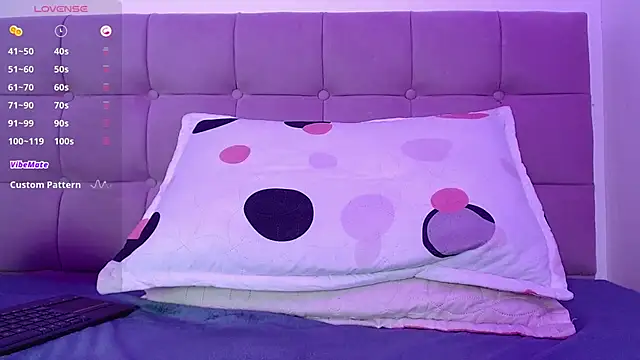 Lola_wish1's Live XXX Chat