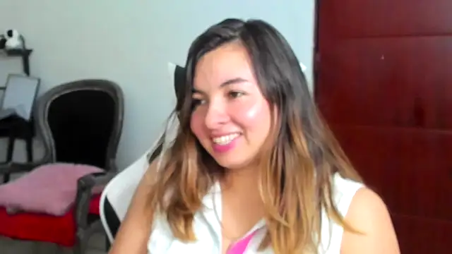 Živý XXX chat __Emma__11__Lecat_