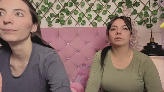 Valkiria-and-Dione Chat XXX live