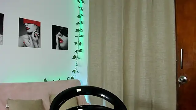 แชท XXX สดของ Rebeca_Marchetti