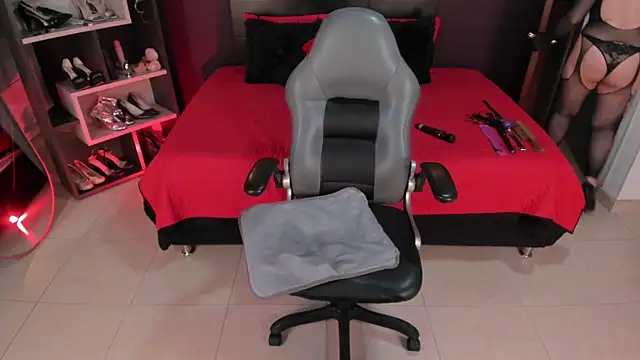 Veronica_Jacobss Adlı Modelin Canlı XXX Sohbeti