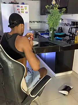 Adam_Byker élő XXX-chatje