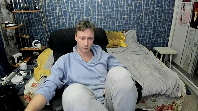 Show modela CuteBoy228 na web-kameri