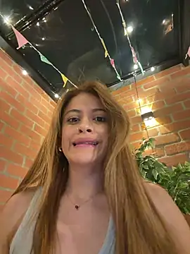 alana15 Adlı Modelin Canlı XXX Sohbeti