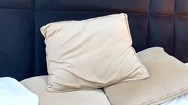 SarahOrtiz_'s Live XXX Chat