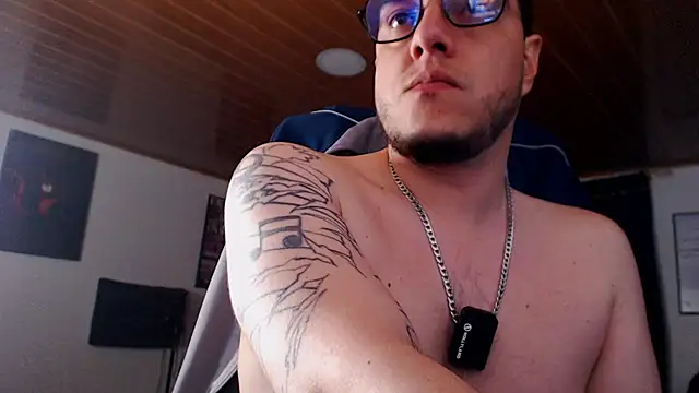 Show modela markswitch__ na web-kameri