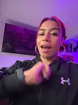 FerAlvax: διαδικτυακό σόου στην κάμερα