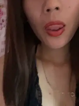 Venus-cute's Live Sex Cam Show