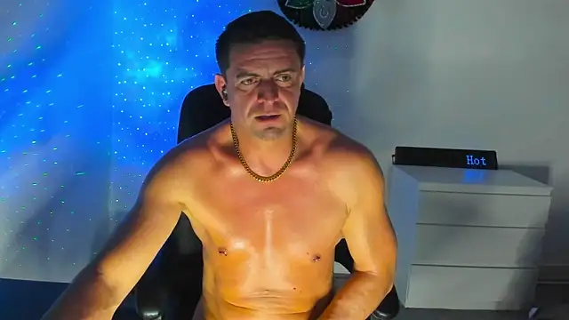 Show modela petr37pol na web-kameri