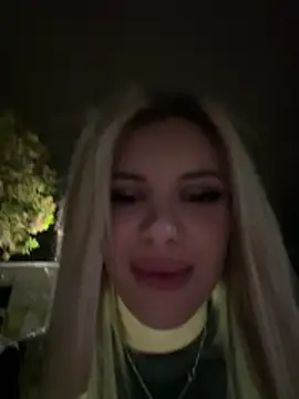 AlyssaFoxx_'s Live Chat Room