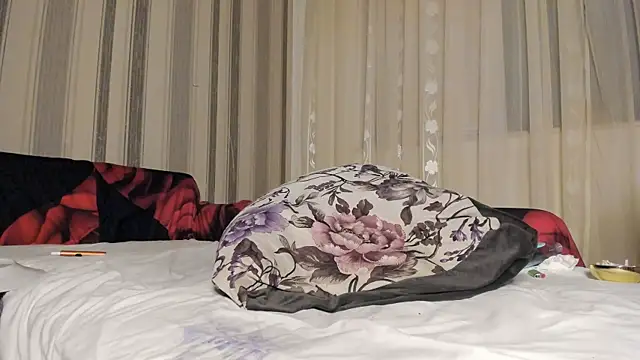 FrosstyRose live XXX chat