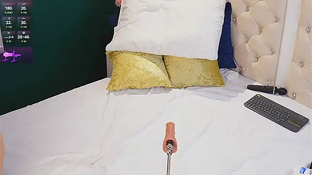 XXX chat uživo modela caroline_adams_