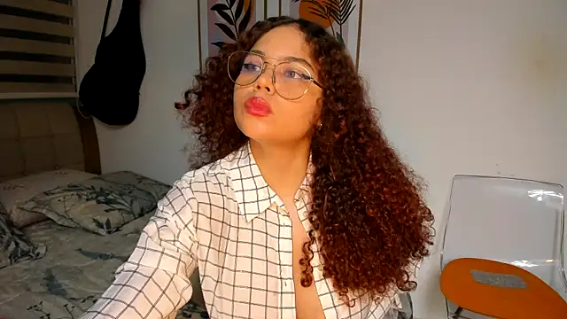 Bloom_Noor Chat XXX live