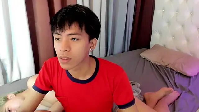 Show modela davincihugecock na web-kameri