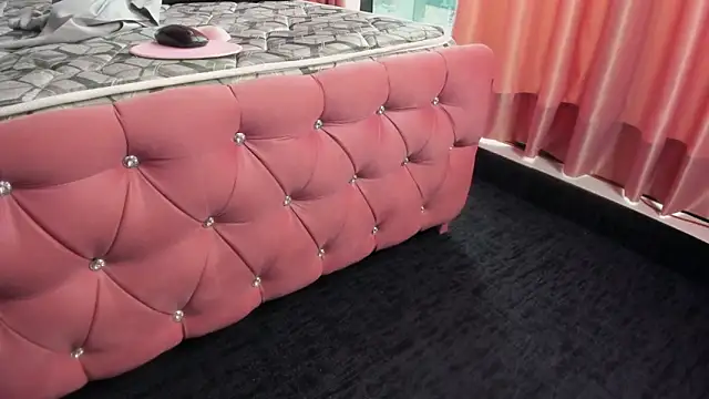 VanillaFlo Adlı Modelin Canlı XXX Sohbeti