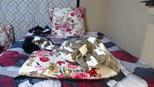 GoldenPearl23's Live XXX Chat