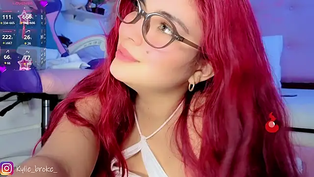Kylie_brokee Pertunjukan Webcam