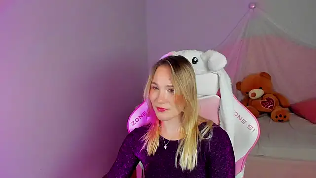 ElaraVoltage Chat XXX in diretta