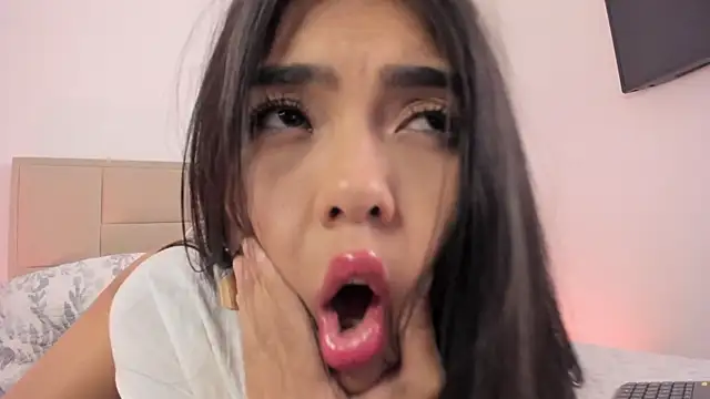 Alexandra_ra Chat XXX live