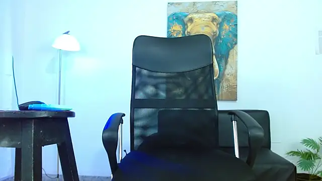 lucass_18 即時 XXX 聊天