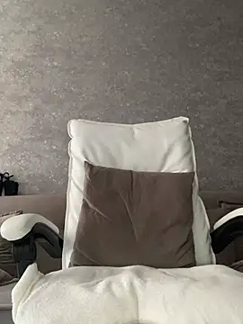 LillySquirtShot Adlı Modelin Canlı XXX Sohbeti