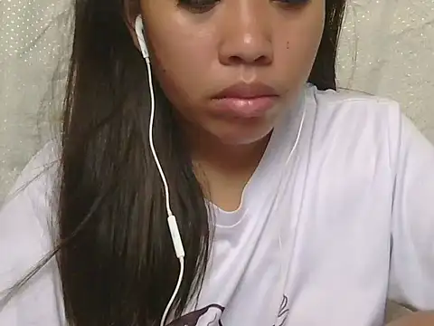 ChubbyButty Adlı Modelin Canlı XXX Sohbeti