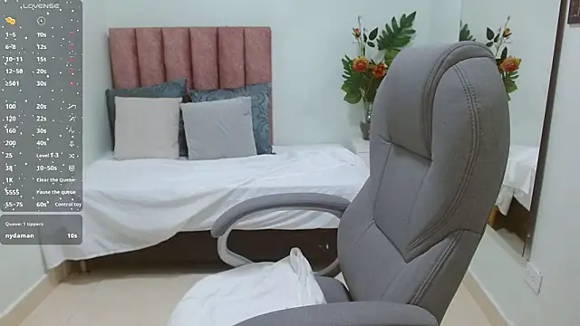 دردشة sophia_hadid الجنسية المباشرة