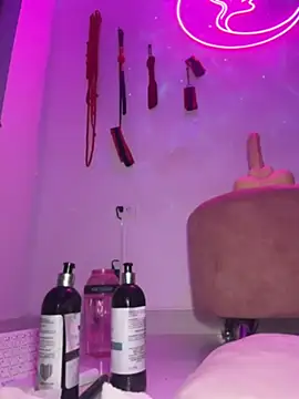 LunaGates: απευθείας συνομιλία ΧΧΧ