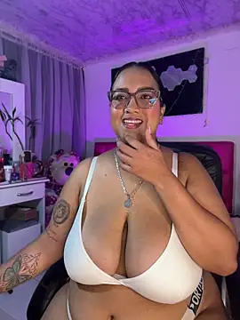 XXX chat uživo modela Teffy__xxx