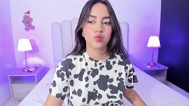 SofieBunnie Adlı Modelin Canlı XXX Sohbeti