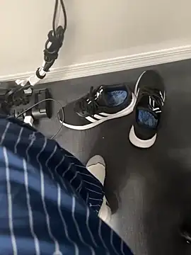 awesomemilkss: διαδικτυακό σόου στην κάμερα