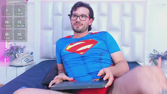 AdrianSith: вебкам-шоу