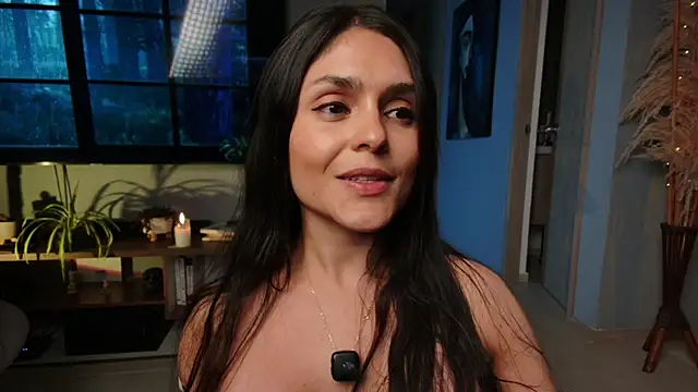 Danna-Saenz's Live XXX Chat