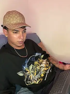 paulhot11 Webcam Show