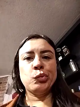 karlagiraldo198: απευθείας συνομιλία ΧΧΧ