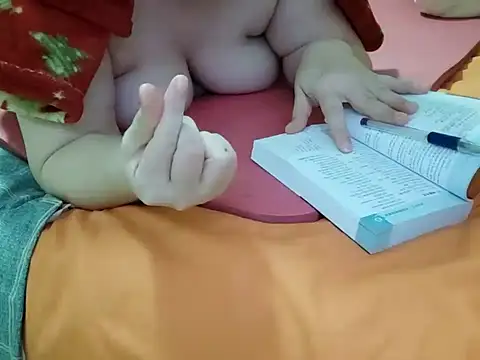 AngelwithEcupのライブXXXチャット