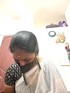 Tamil_Yalini12's Webcam Show