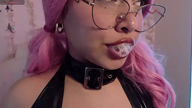 Haelycute's Live XXX Chat