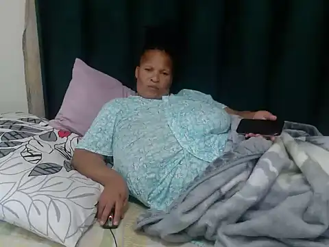 CaramelMelons78 Show in webcam