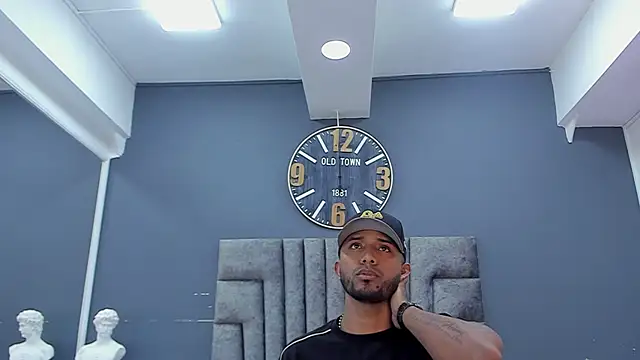 Chat +18 de Robin_Rief ao vivo