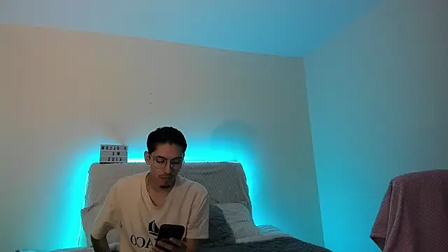 Pokazy przed kamerką – stanandrose_