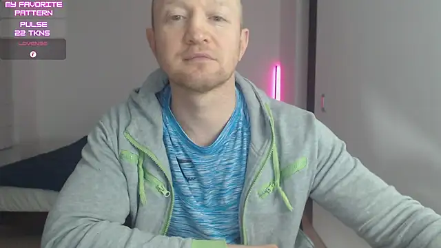 kevintyler69 Adlı Modelin Canlı XXX Sohbeti