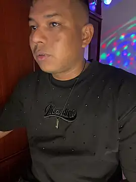 Saipuer31 webcam show