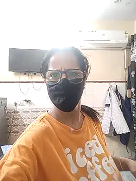 Rising_Queenn Webbikameraesitys