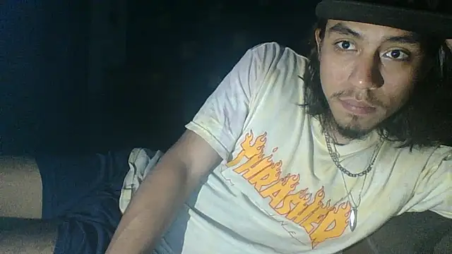 AlexAlejandro13のライブXXXチャット