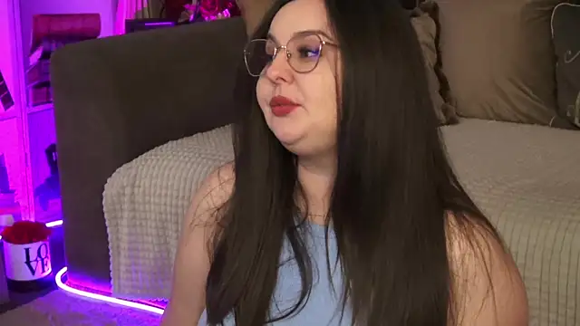 Mia_Swano Adlı Modelin Canlı XXX Sohbeti